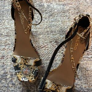 Aldo Women's Black and Gold Patterned Heels